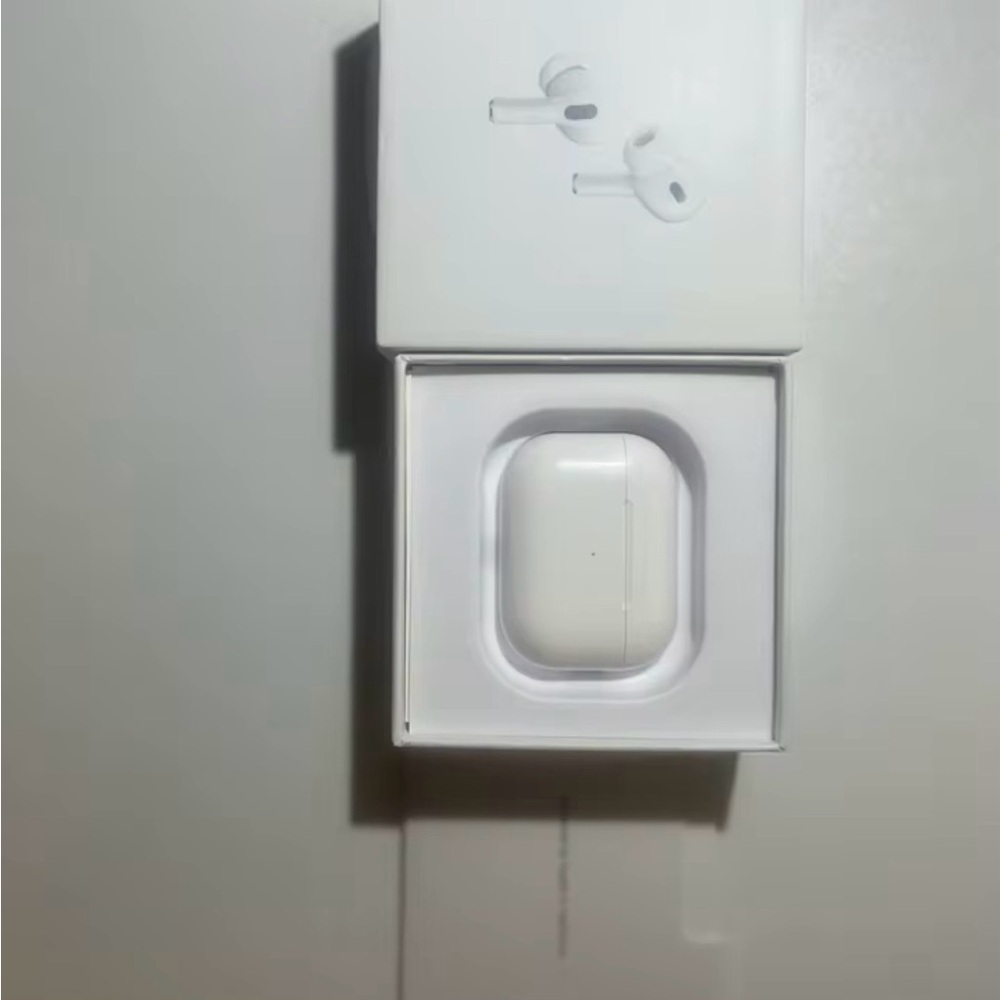 Airpod Pros (2nd generation) - Picture 2 of 4